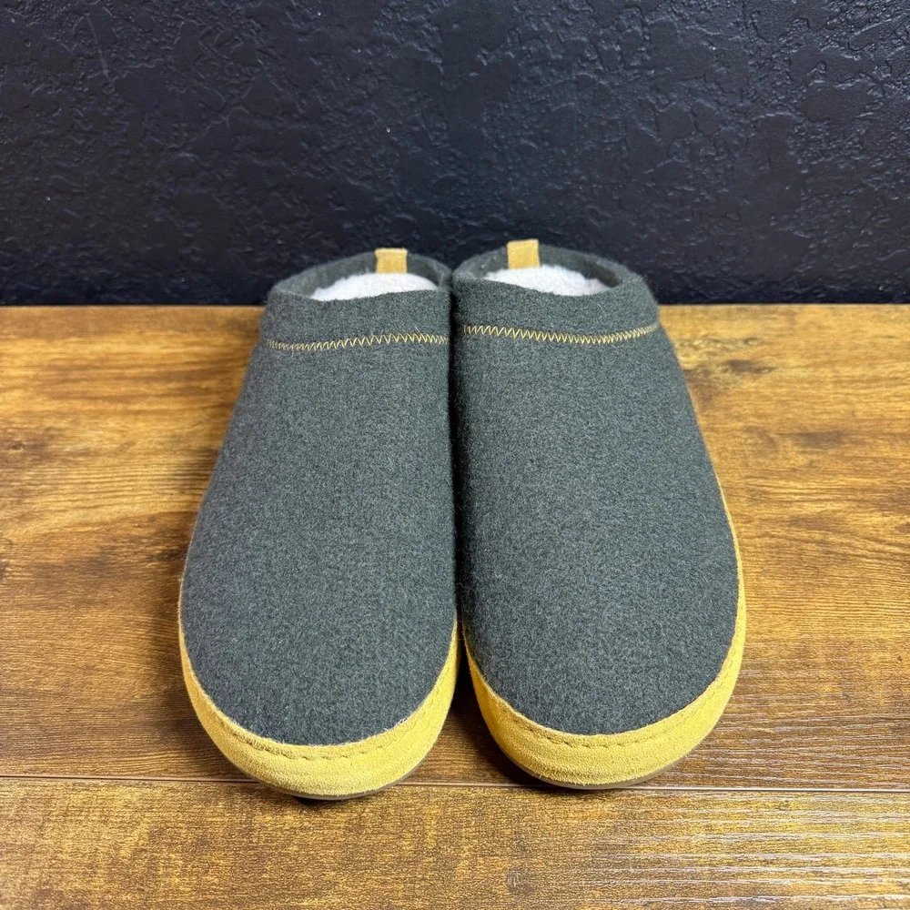 OluKai Hamani Hulu 10542 Dark Wood Wool Sheepskin Slipper Mens Size 11 EU 44
